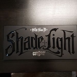 Kat Von D shade light cream contour
